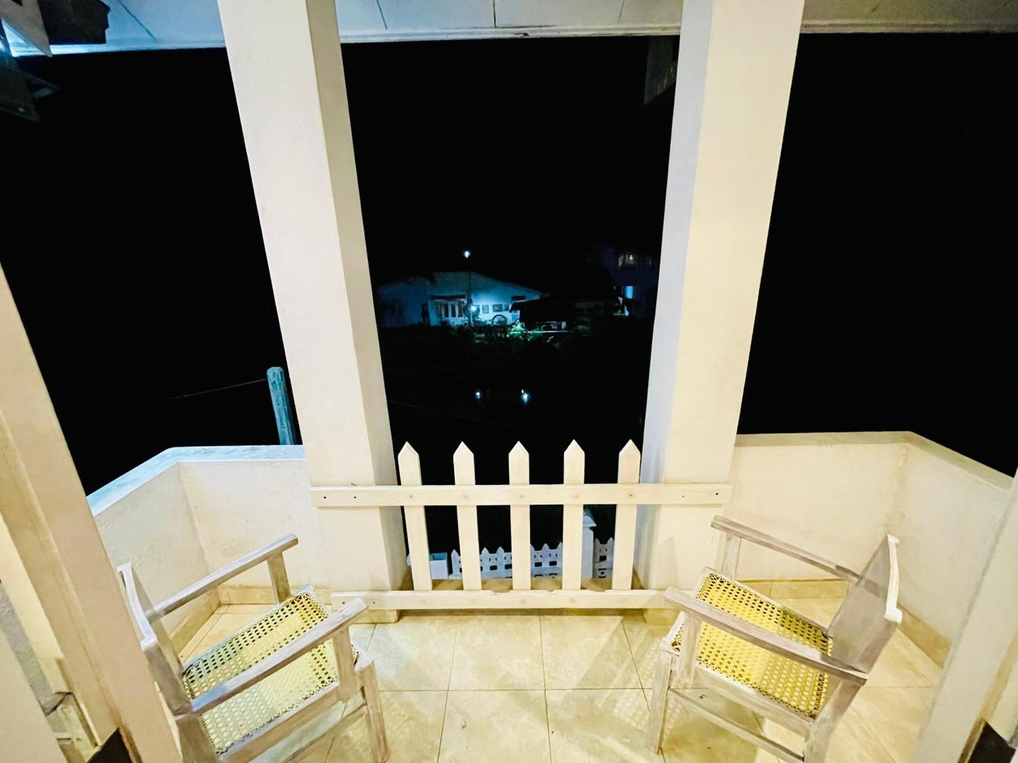 Ayur Ayur White Sail Villa Dalupotha Exterior foto