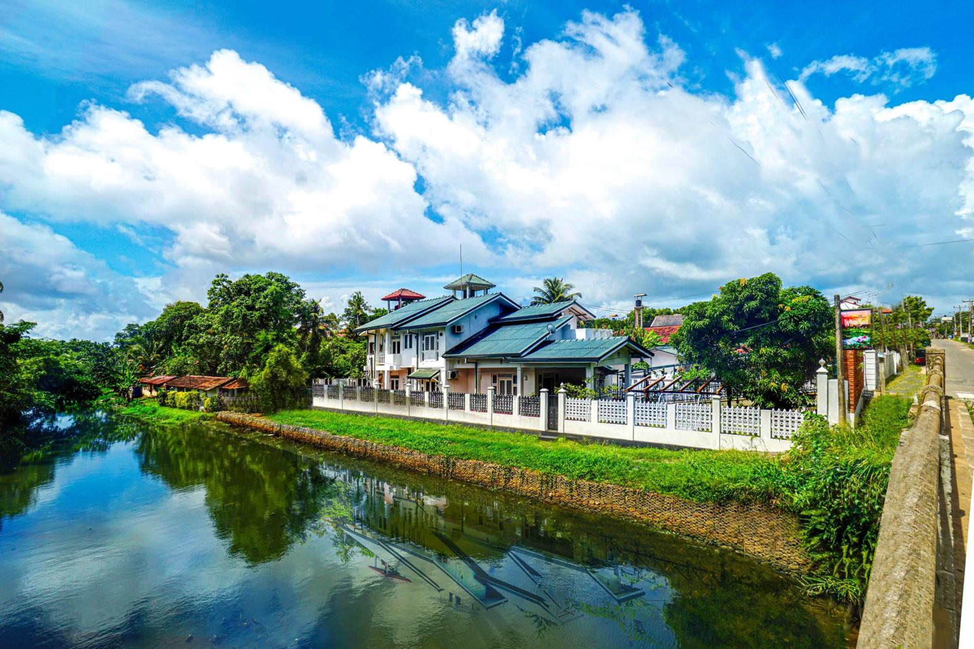 Ayur Ayur White Sail Villa Dalupotha Exterior foto